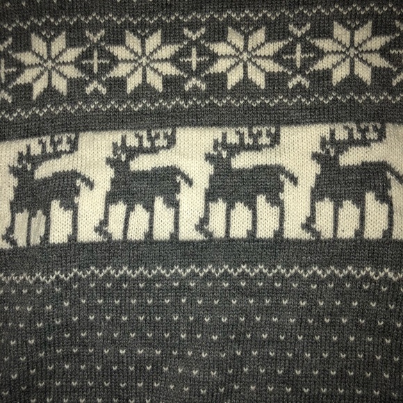 Grey and white Christmas sweater - Picture 3 of 3